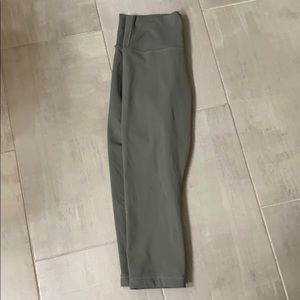 Lululemon Wonder Under Crop 21 Size 10